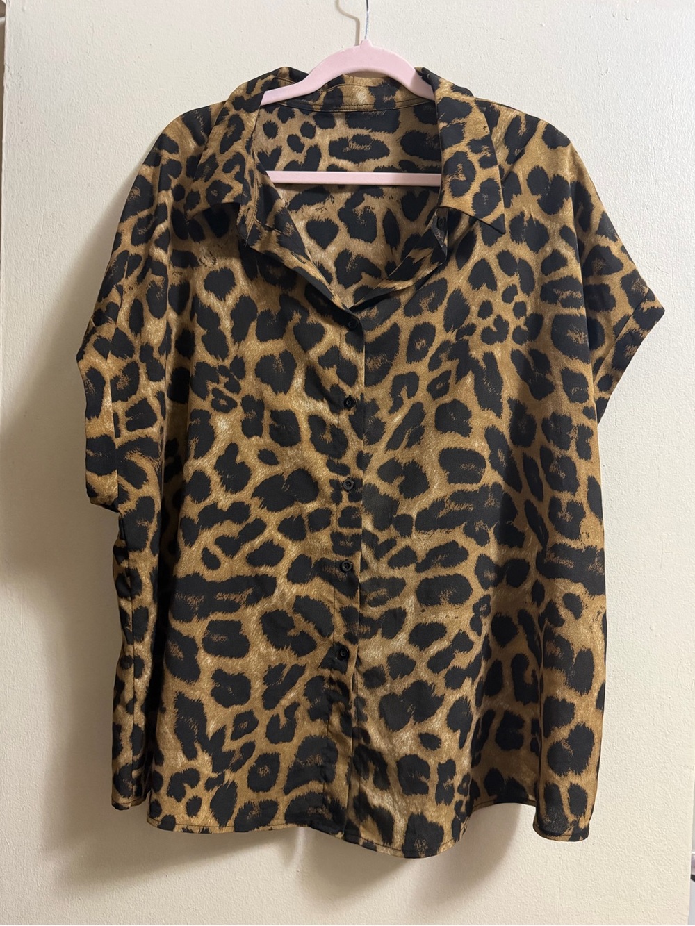 SHEIN plus Leopard Print Shirt with Batwing Sleeves and Front Buttons - Picture 2 of 4